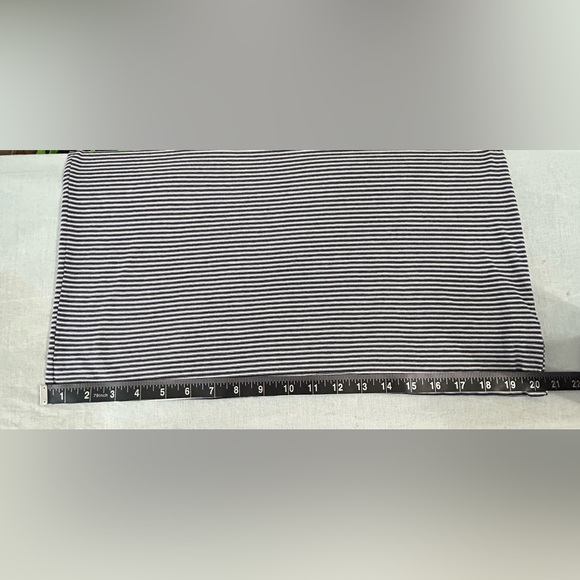 Gap Men’s CrewNeck Blue & White Shirt - Picture 11 of 11